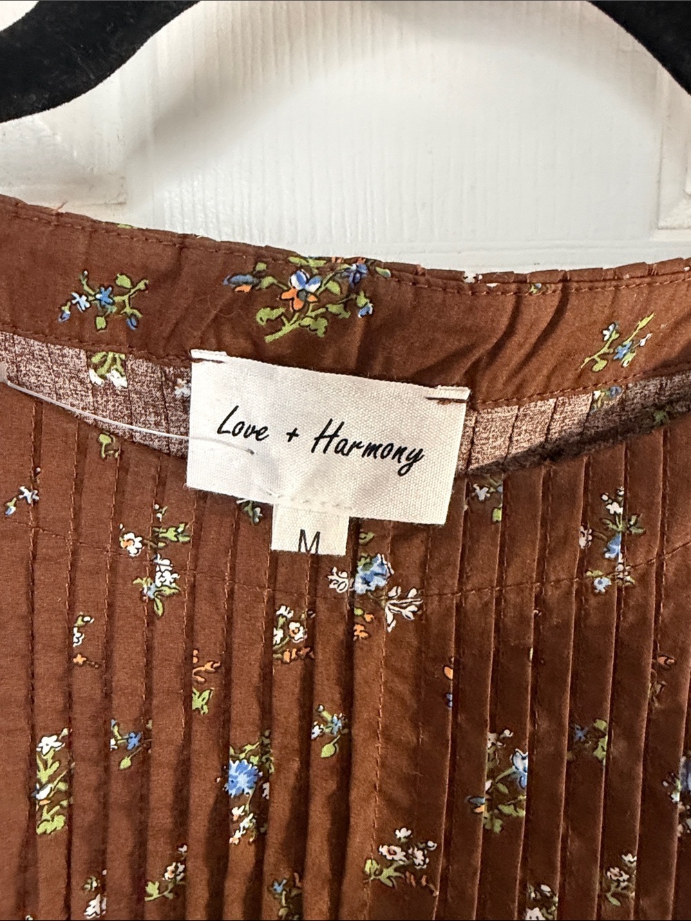 Love + harmony Brown Floral Sleeveless Smocked Yoke Top medium - Picture 6 of 7